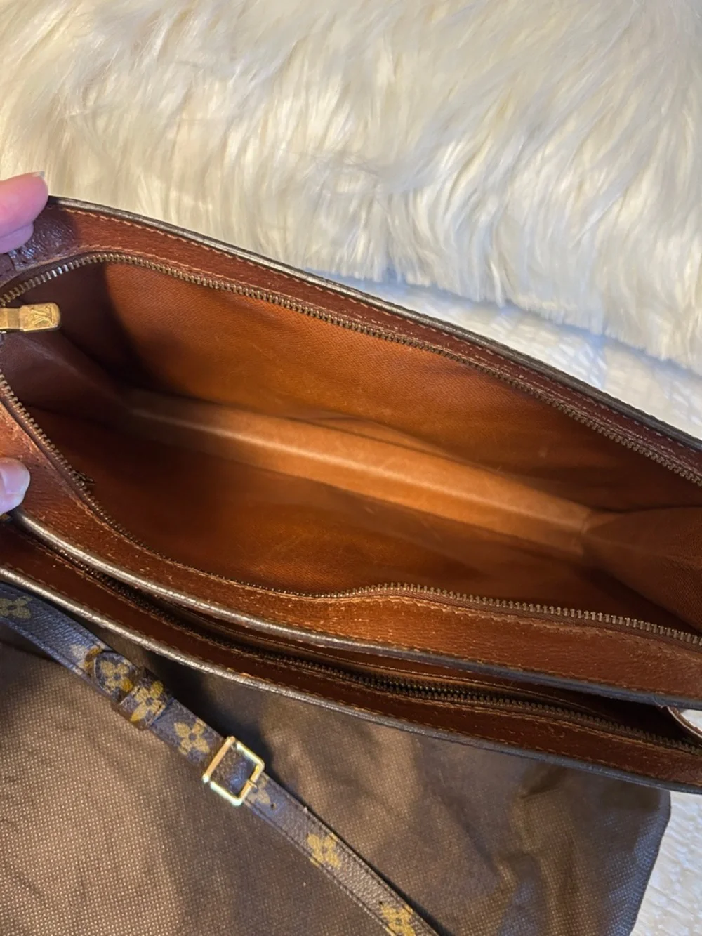 Louis Vuitton Monogram Canvas Brown & Gold Crossbody Bag - Picture 3 of 11